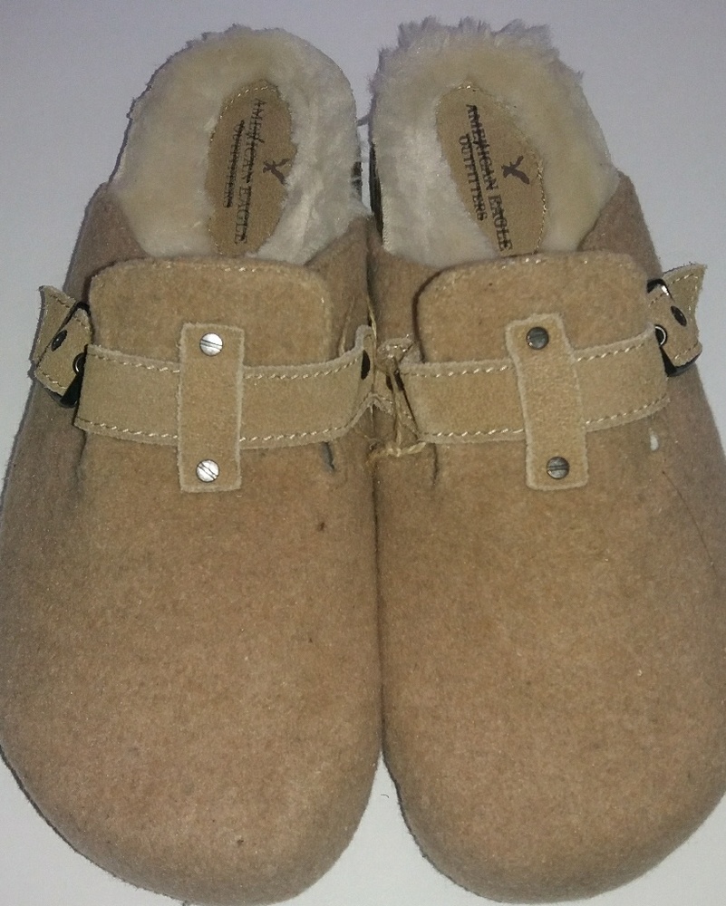 New American Eagle Outfitters Wool Clogs